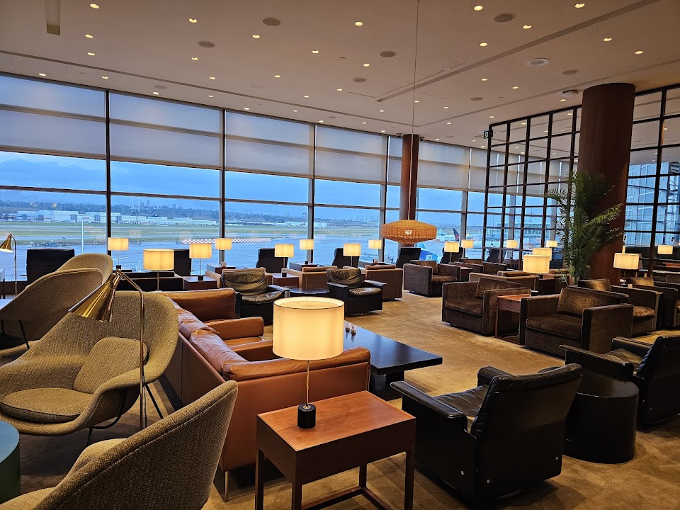 Cathay Pacific Lounge